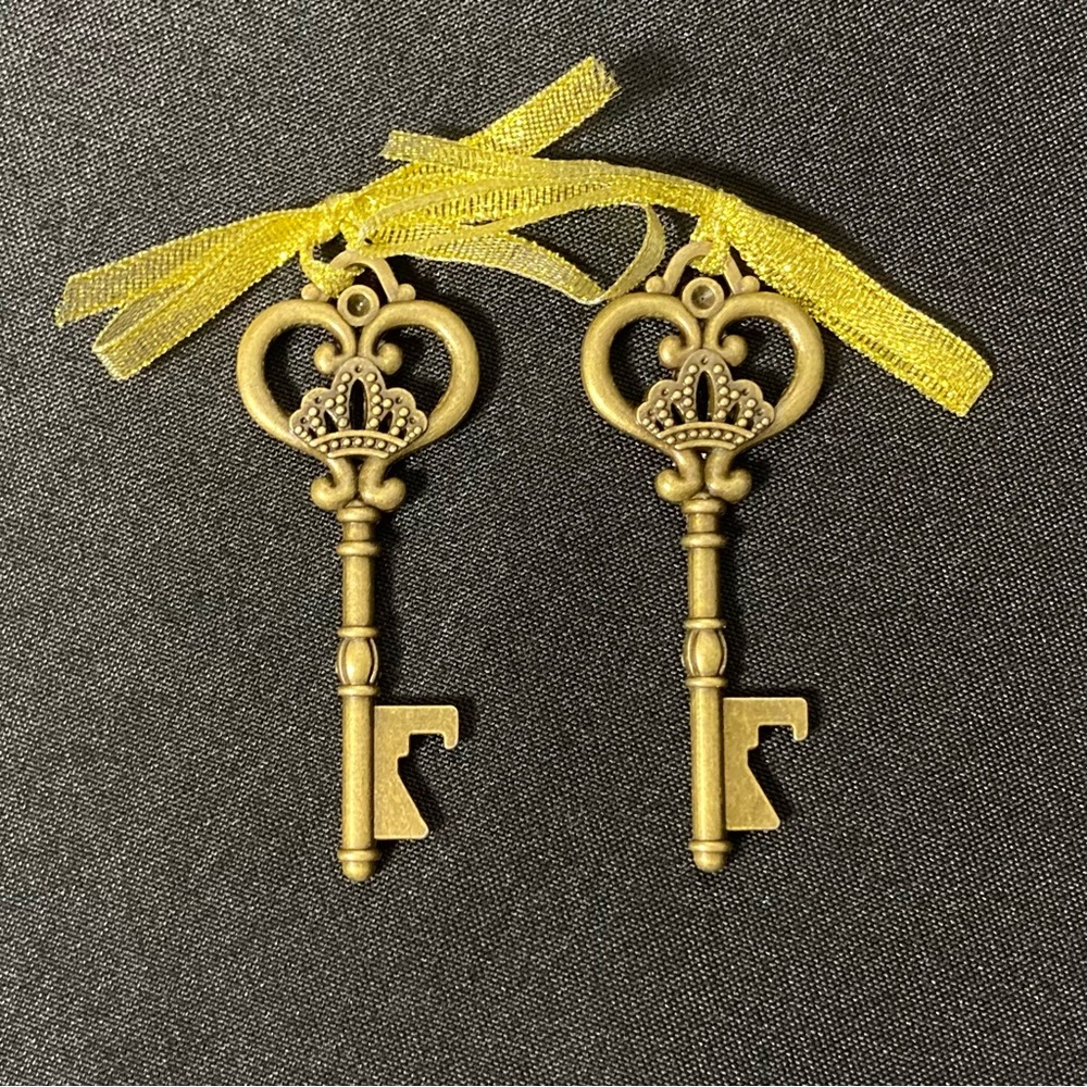 NWOT Antique Style Gold Skeleton Key Bottle Openers Set of 2